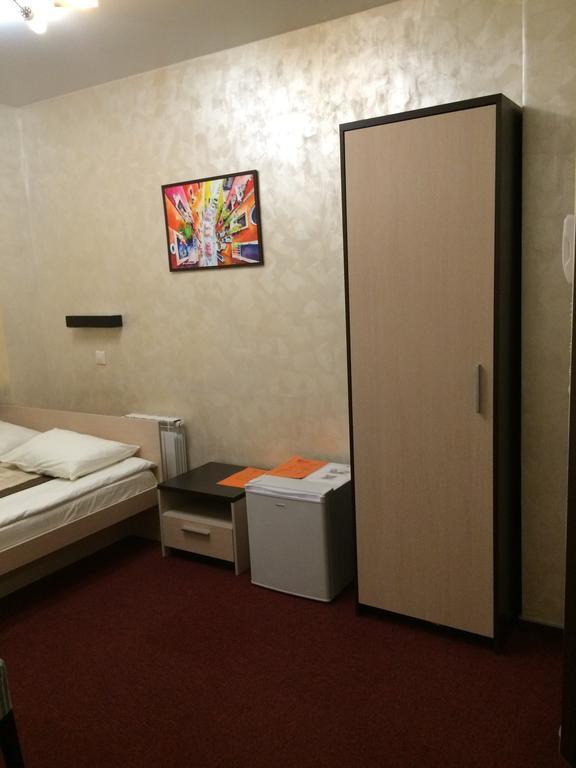 Amigo Hotel Jekatyerinburg Szoba fotó